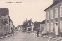 Très Belle Et Rare CPA 10 AUBE : CHAOURCE -   Grande Rue - Chaource