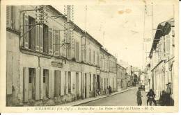 CPA  MIRAMBEAU, Grande Rue, Les Postes, Hôtel De L'Union  5594 - Mirambeau