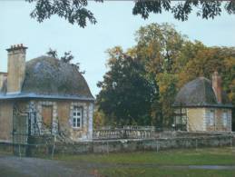 14 - THURY-HARCOURT - Pavillons Du Château. - Thury Harcourt