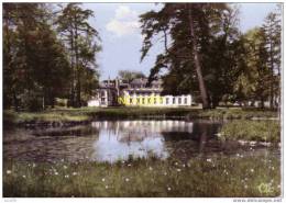 VALMONT -   N° 7  -   Le Château Et L´Abbaye Vus Du Parc - Valmont