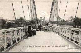 33.....GIRONDE.....LA REOLE....LE TABLIER DU PONT SUSPENDU.....ECRITE.. ‹(•¿• )› - La Réole