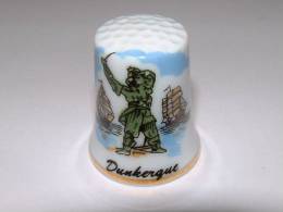 Dé à Coudre En Porcelaine - DUNKERGUE - D16 - Dés à Coudre