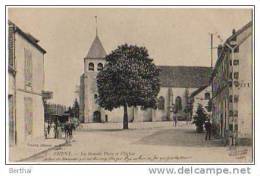 89 CHENY - La Grande Place Et L Eglise - Cheny