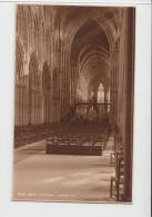 Lichfield Cathedral Nave Old PC  England - Autres & Non Classés