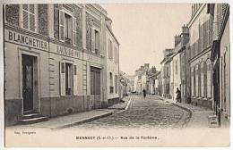 CPA 91 MENNECY - Rue De La Fontaine - Mennecy