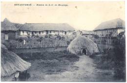 CPA - Tanzanie - UNYANYEMBE   Mission De S.-C De Mouyaga - Village Traditionnel - Huttes Typiques (TBE) - Tanzanie