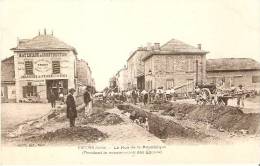 Feurs : Construction Des Egouts , Rue De La République. - Feurs