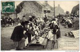 56 - LOCMARIAQUER - Noce Bretonne - Table Des Mariés Se Composant De Civières Et D'échelles Comme Chaises - Très Animée - Locmariaquer