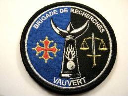 INSIGNE TISSUS PATCH GENDARMERIE NATIONALE LA BRIGADE DE RECHERCHE DE VAUVERT 30 SUR VELCRO - Policia