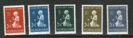 PAYS-BAS  1940 POUR L'ENFANCE YVERT N°365/69 NEUF MNH** - Neufs