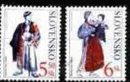 Slovakia 2001 Mi 388-9 ** Slovak Folk Costumes Set - Neufs