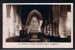 RB 907 - Early Real Photo Postcard - St Nicholas' Church Interior - Great Yarmouth Norfolk - Great Yarmouth