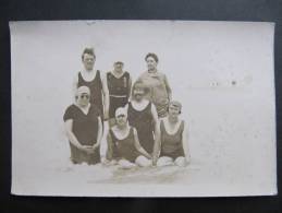 8 Carte Photo 1929 Tourisme Plage Avant Congés Payés Datée Samedi 24 Aout 1929 Famille Baignade Mer - Autres & Non Classés