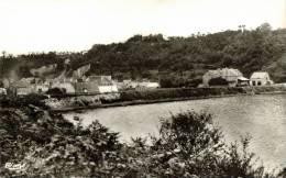 CPSM   JUGON Vue Sur L'étang Et Ses Environs - Jugon-les-Lacs