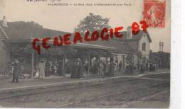 95 -  VALMONDOIS - LA GARE   QUAI D' EMBARQUEMENT POUR PARIS - Valmondois