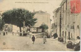 CPA MOUGINS (Alpes Maritimes) - Place Commandant Lamy - Mougins