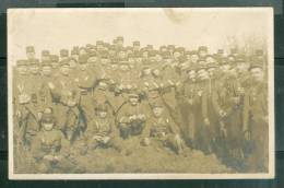 Cpa Photo , Groupe De Militaires , N°10 Sur Les Képis , Non Voyagé , Non Daté  - Ul134 - Casernes