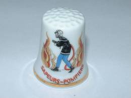 Dé à Coudre En Porcelaine - SAPEURS-POMPIERS - A1 - Fingerhüte