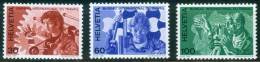 Schweiz - Intern. Arbeitsorganisation (ILO)  1975  Mensch Und Arbeit I  (3 ** (MNH) Kpl. )  Mi: 105-07 (1,60 EUR) - Officials