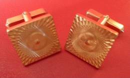 Boutons De Manchettes - Cuff Links & Studs