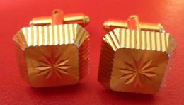 Boutons De Manchettes - Cuff Links & Studs