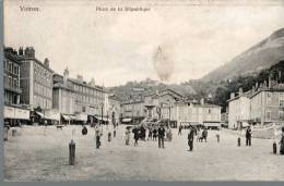 38...ISERE...VOIRON.....PLACE DE LA REPUBLIQUE..........ECR IT E...‹(•¿• )› - Voiron