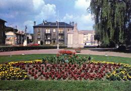 LONGUYON - Monument Aux Morts - Longuyon