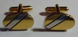 Boutons De Manchettes - Cuff Links & Studs