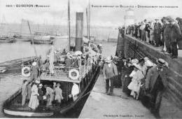 QUIBERON (56) Arrivée Du Vapeur De Belle Ile Débarquement Des Passagers Gros Plan - Quiberon