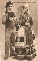 FOLKLORE BRETON . MARIES DE QUIMPER  ( 29 )  Etude De Costumes - Costumes