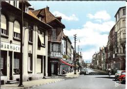 57 - HAGONDANGE - Rue De La Gare  - Dentelée - Format  10,5 X 14,9 - Hagondange