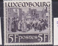 LUXEMBOURG N°  305 5F + 5F VIOLET BRUN LA PROCESSION DANSANTE NEUF AVEC CHARNIERE - Unused Stamps
