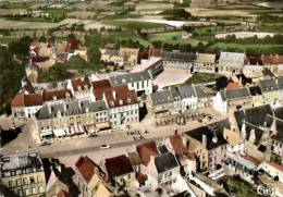 CPSM    CASSEL   La Grande Place Et Ses Commerces Avec La Montée Du Plateau - Cassel