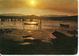 LEUCATE (Aude) Coucher De Soleil Sur Les Étangs - Barques - Contre La Lumière  (circulé 1962 - Voir Détails 2scan) MV810 - Leucate