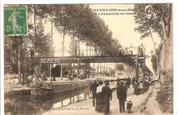 LES PAVILLONS SOUS BOIS - SEINE SAINT DENIS - LA PASSERELLE DU CANAL - PENICHE - BELLE ANIMATION - Les Pavillons Sous Bois