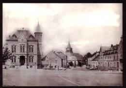 WELLIN - L'Hôtel De Ville Et L'église - Non Circulé - Not Circulated - Nicht Gelaufen. - Wellin