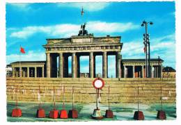 D3493   BERLIN : Blick Auf Das Brandenburger Tor Nach Dem 13. August 1961 - Mur De Berlin
