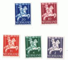 1946 - NEDERLAND Pays-Bas - Emis Au Profit Des Oeuvres Pour L´enfance - Neufs - Yvert Et Tellier N° 461-465 - Nuevos