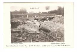 CPA - 80 - Somme Militaria  -Grosse  Bombe Allemande , Dite " Double Décilitre" Tombée Près D'une Trachée De La Somme - War 1914-18