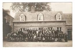 CARTE PHOTO : 59 - Nord : Armentières : Important Groupe De Personnes Posant Devant Une Grande Maison : Lieu Indéterminé - Armentieres