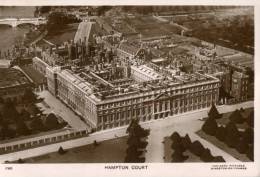 (149) Very Old Postcard - Carte Ancienne - UK - Hampton Court Palace - Middlesex