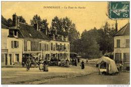 77 - DONNEMARIE-EN-MONTOIS - La Place Du Marché - Animée - (Donnemarie-Dontilly) - Donnemarie Dontilly