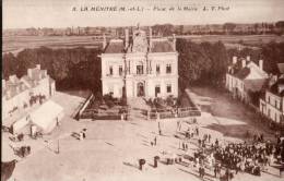 49...MAINE ET LOIRE......LA MENITRE..PLACE DE LA MAIRIE.. ....NON.. EC R ITE.. ‹(•¿• )› - Autres & Non Classés