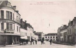 VIC BOGORRE 603 LES HAUTES PYRENEES  PLACE DE LA REPUBLIQUE 1927 - Vic Sur Bigorre