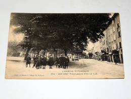 Carte Postale Ancienne : LES VANS : Place Leopold Ollier , Animé - Les Vans