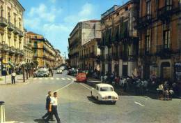 ACIREALE (Catania). Corso Umberto. Auto DAUPHINE. Vg. C/fr. 1967. - Acireale