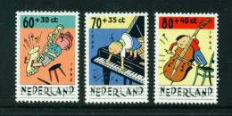 NETHERLANDS  -  1992  Child Welfare Unmounted Mint - Nuevos