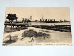 Carte Postale Ancienne : PAUILLAC : Les Appontements De Trompeloup , Animé - Pauillac