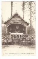 CPA : 88 - Col Du Bonhomme : Chapelle Du Cimetière Français : Fillette Devant La Chapelle : Peu Commune - Soldatenfriedhöfen