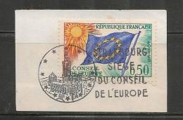 FRANCE - 1963-71  SERVICE - Drapeau - Flag  Yvert  # 33 - USED ON PIECE - Usados